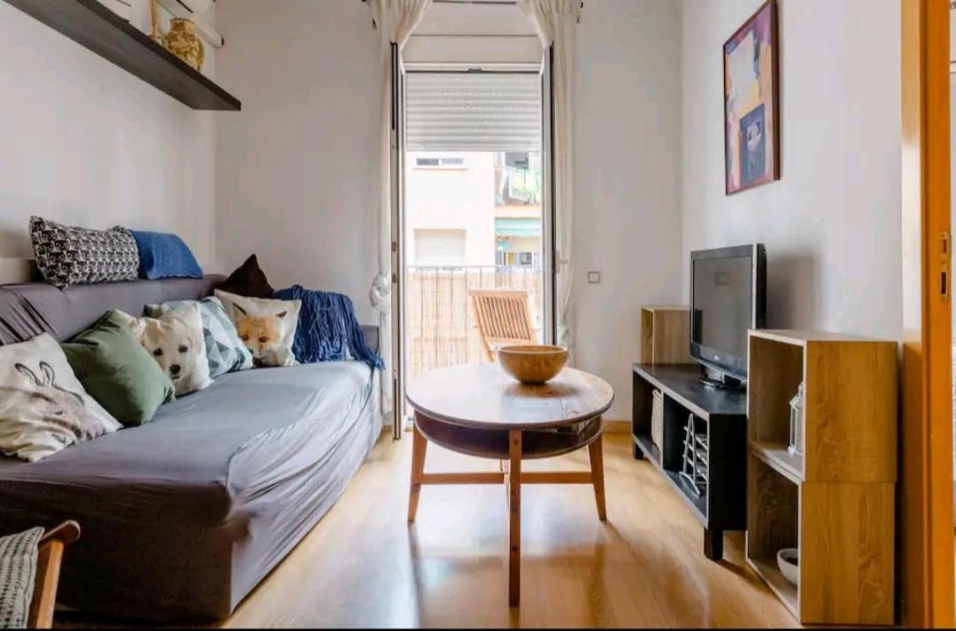 Apartamento Tranquilo Y Del Barrio Apartment Barcelona Bagian luar foto
